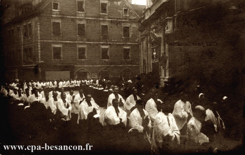 Besançon - Funérailles de Monseigneur Fulbert Petit, archevêque de Besançon - 11 décembre 1909